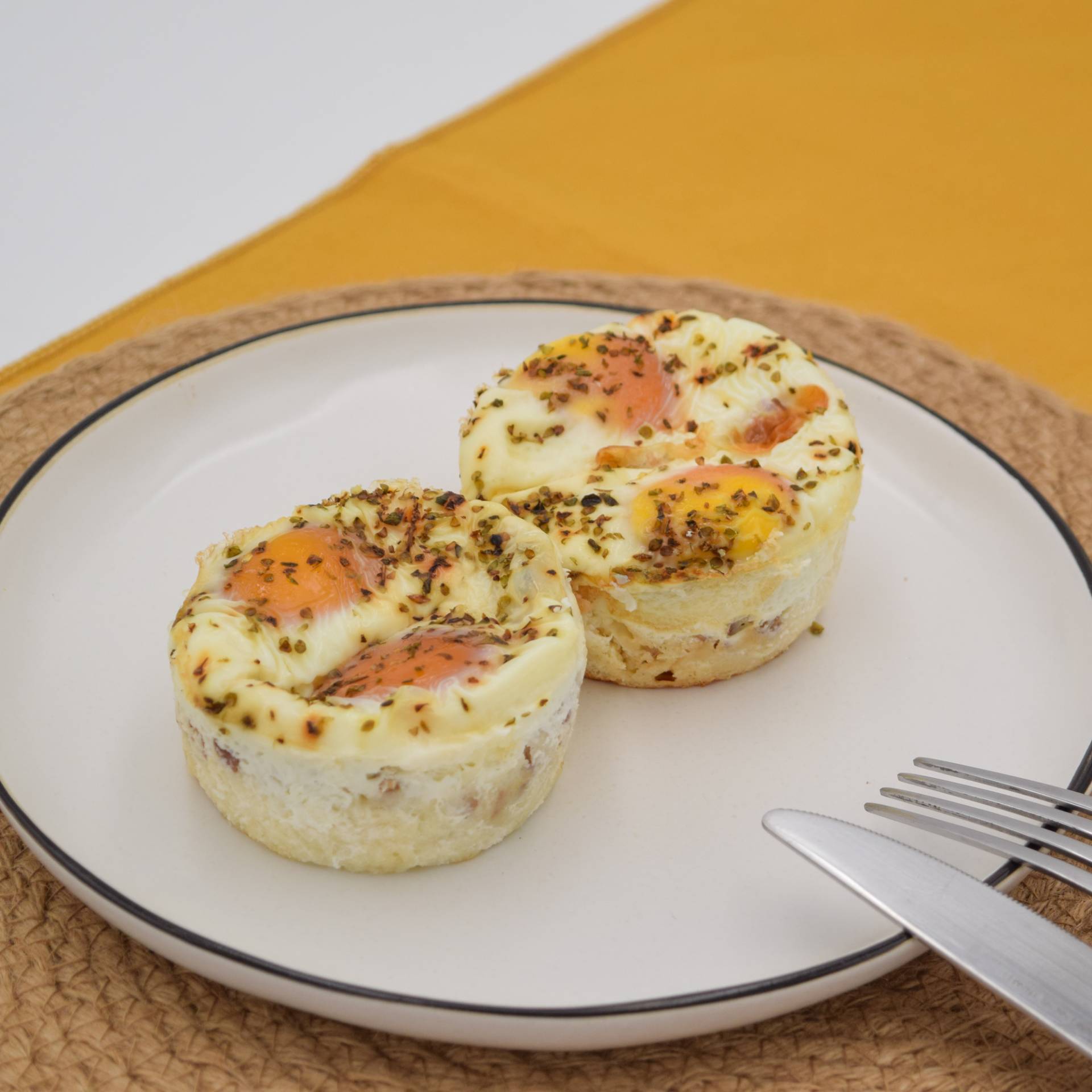 Bacon and cheese egg cups
