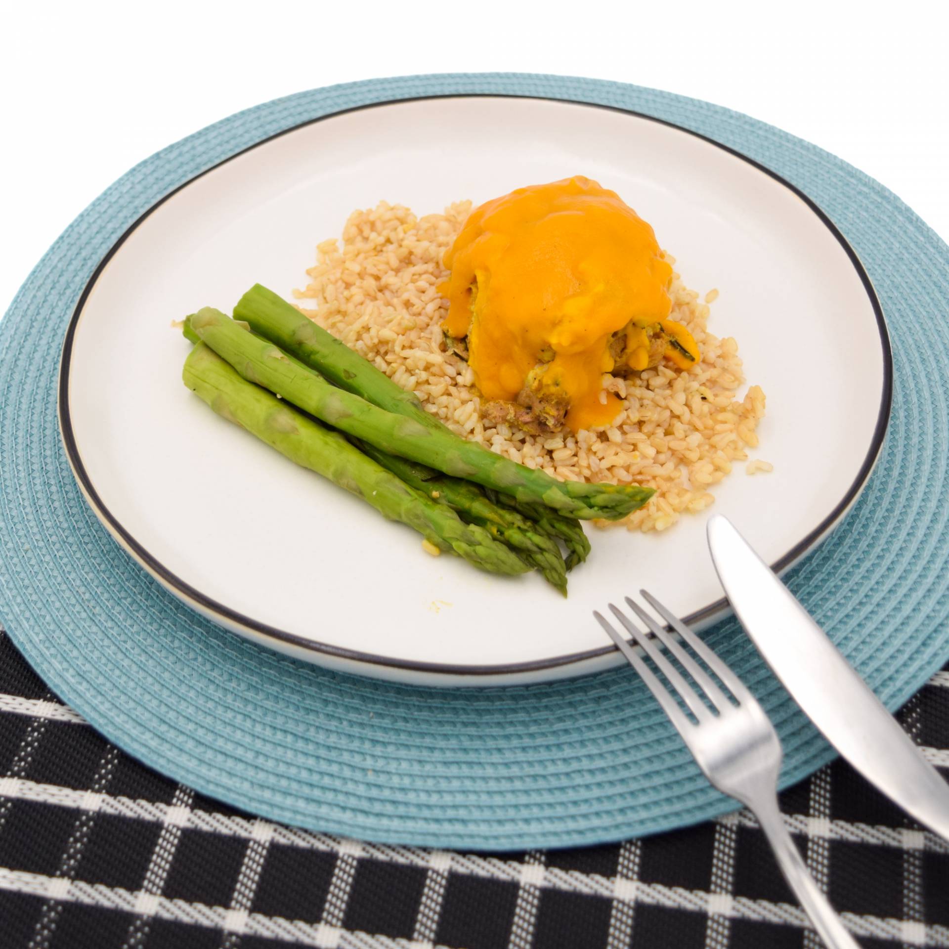 Chicken thigh with butternut squash sauce, brown rice and asparagus